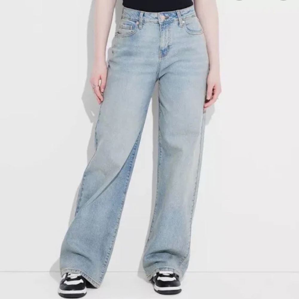 Wild Fable Women's High-Rise Baggy Jeans - Light Blue